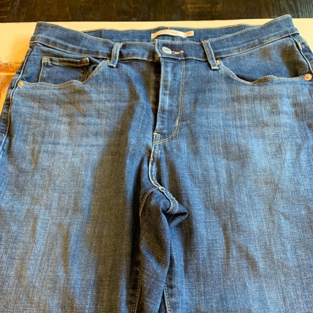 Levi's Classic Jean  - Picture 2 of 6